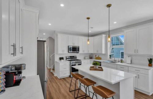 1 Block to Beach, Park 3 cars, Game Room and Balcony - Foto 14