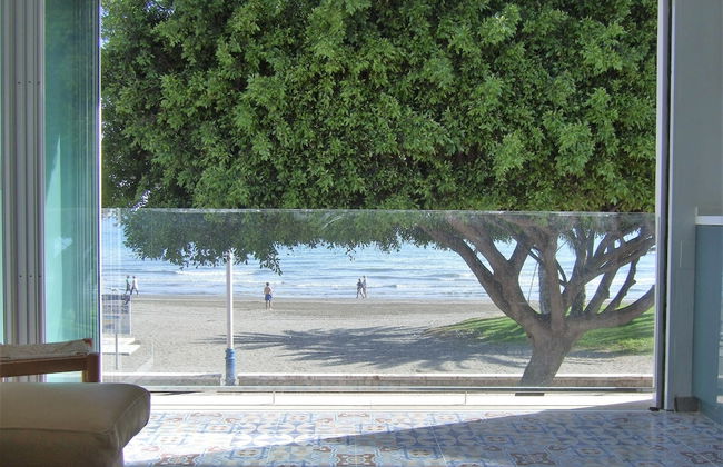 Beachfront House - Photo 1