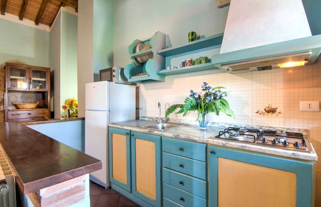 Farmhouse by Lake Trasimeno With Pool - Photo 10