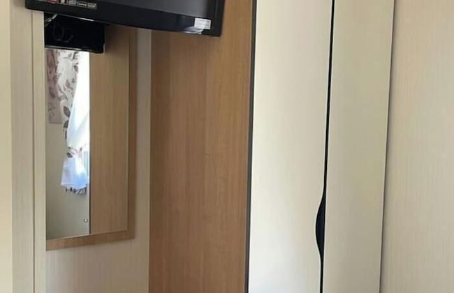 Caravan - Sleeps 6 & Parking - Foto 8