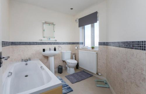 Spacious Luxurious Serviced Accommodation 6 - Photo 45