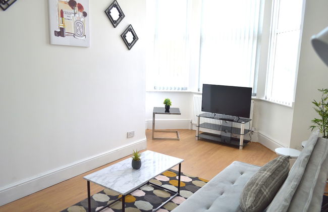 Beautiful Two-bed Apartment With Driveway Parking - Foto 22