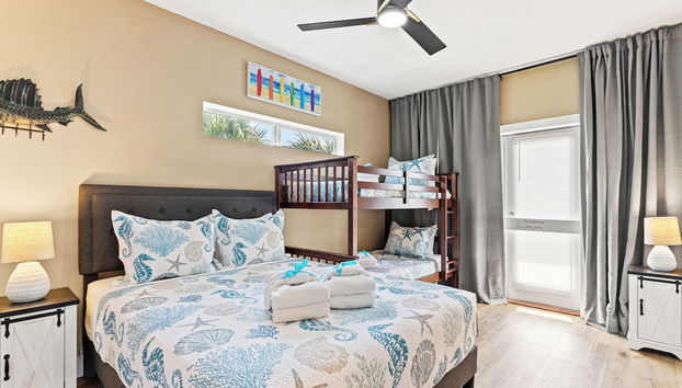 Beach House Spacious 4BR Retreat With Gulf Views & Observation Deck! - Foto 2, Habitación