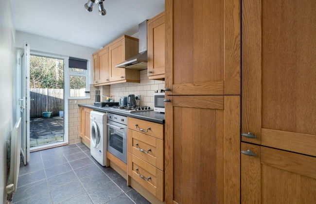 Crawley Pet Friendly 1-Bedroom Apartment - Foto 8
