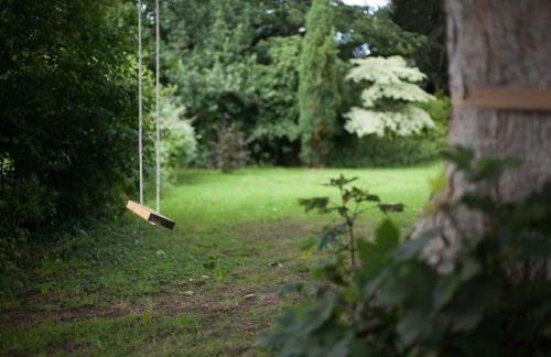 Beautiful Listed Mansion with incredible woodland views - Photo 22