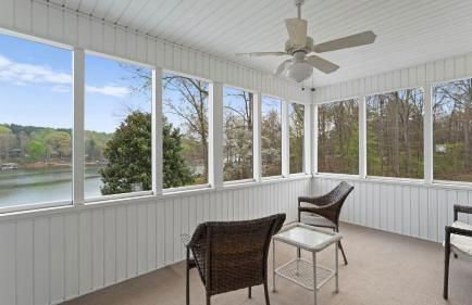 Sleeps 22, Lakefront w/ Private Dock & Pool, 2 Houses Lake Living by Avantstay - Foto 154