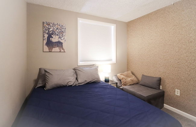 Downtown Granby Retreat & Spa - Photo 4