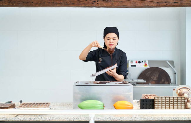 Belgian Chocolate Workshop at Choco Story - Foto 2