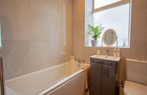 Luxury central Windermere Apartment - Photo 15