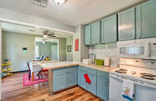 Centrally Located Lawton Home Dogs Welcome! - Foto 11