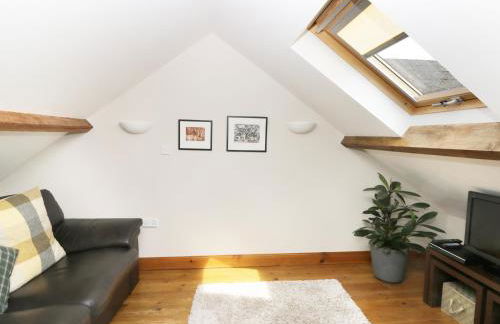 Stone Cross - Photo 2