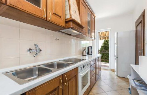 Cozy Home In Viskovo With Wifi - Photo 39