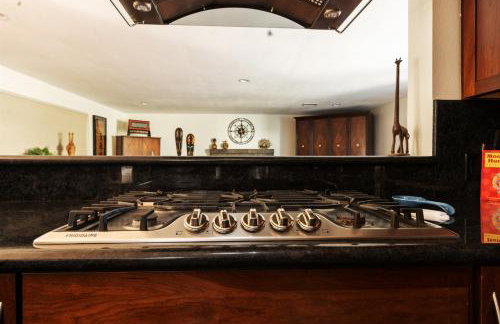 4BR Group Retreat w Golf Green, Poker & Fire Pit - Foto 20