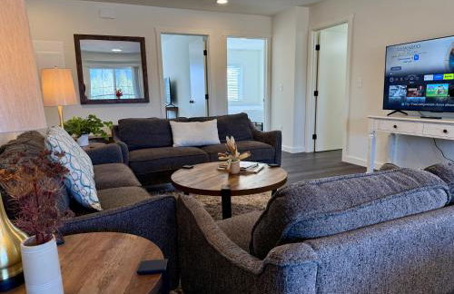 Homestead Village - Two Bedroom Condo Top Floor - Photo 3