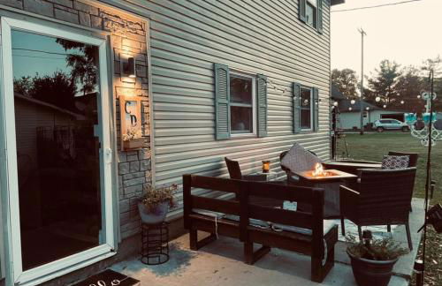 1 BR Cozy Apartment with Fire Pit Short walk to town - Foto 32