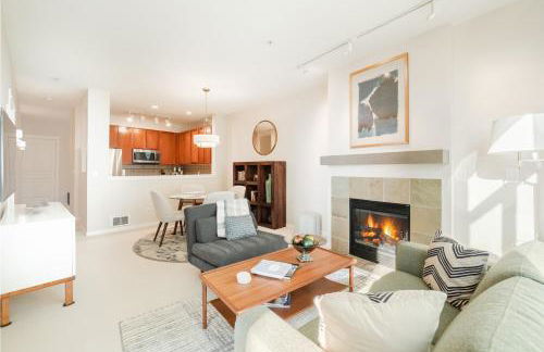 Waterfront Spacious 1BR, Den Walk to Pike Place - Photo 19