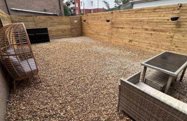 Stunning 2 Bedroom Beach Apartment With Garden - Foto 12