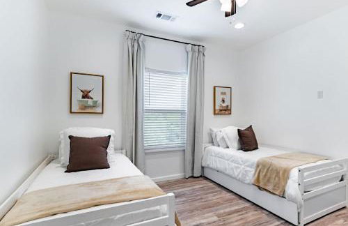 Family-Ready 4BR with Yard & Kids Playground - Foto 25