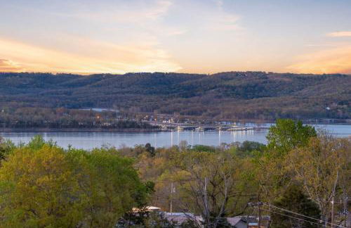 Private Hot Tub, Lake View, 6400 of Free Daily Tickets, Unique Floor Plan! - Foto $