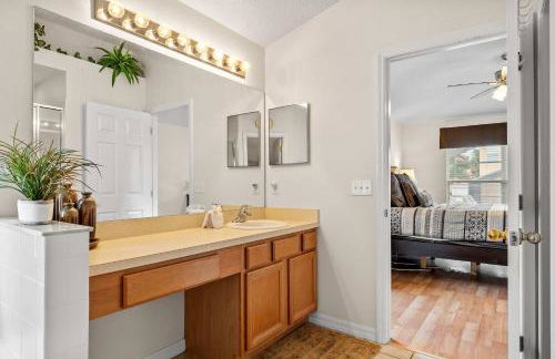 Sunkist Getaway - Photo 25