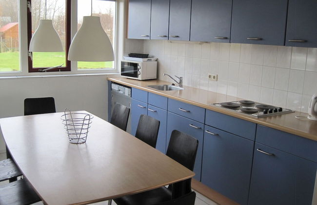 Nice House With a Dishwasher, Located in Friesland - Foto 2