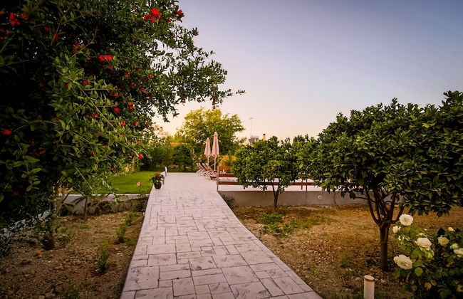 Yria ntn Studios - Photo 2