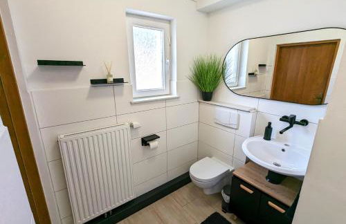 BesTime - 5 Schlafzimmer, Wohnzimmer, Küche, Waschtrockner, Terrasse, Smart-TVs, Netflix, Tischfußball - Foto 33