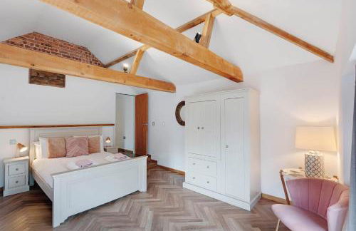 Seven Space - Willow Barn, Hot Tub & Scenic Rural Retreat - Photo 22