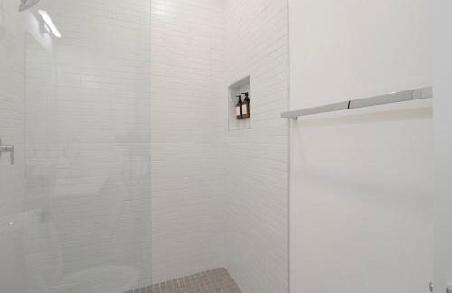 Unit 6 Studio with Queen plus Sofa Bed in the heart of DC - Foto 5