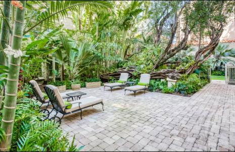 Beachside Palm Beach Condo | Pool & Walk to Sea - Foto 23