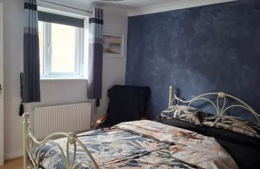 Driftmark Beachfront location Aberavon Beach Sea Views Large Driveway parking private site fibre optic wi fi - Photo 8