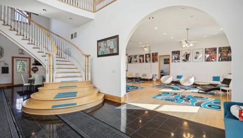 The Starlight Tower Manor, River, Arcades, Observatory, Theater - Foto 3