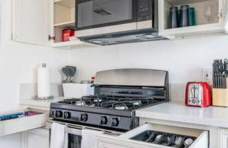 Modern 2BR Condo with King Bed & Balcony near LA - Foto 45