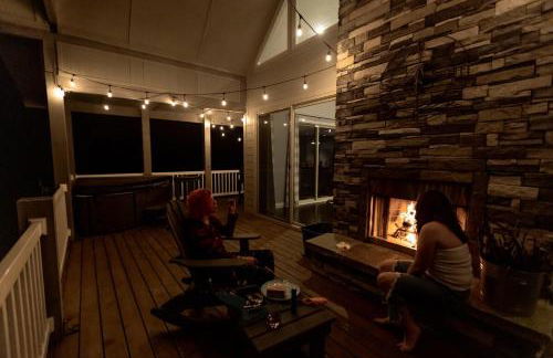 Mountain Top Escape w Hot Tub, Fireplace and Views - Foto 6