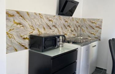 Moderne 2 Zimmer Wohnung Küche und Bad im Zentrum - Photo 19