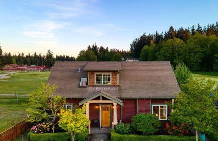 Sunny Backyard Fireplace Coastal Access in Peaceful Neighborhood Near Shopping - Photo 24