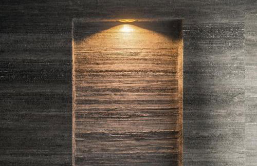 Luxury 3BR Hillside Retreat wAC Panoramic View - Photo 21