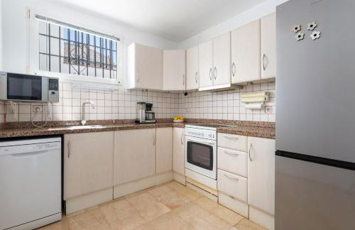 Casa Torremuelle II - Townhouse with private Pool & BBQ near Playa Bonita - Photo 8