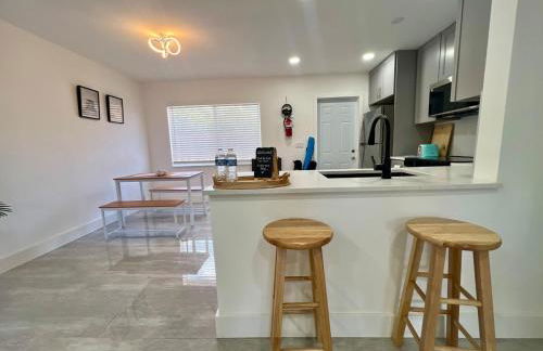 20 OFF BLUE WAVE 10min Beach and Airport - Foto 11