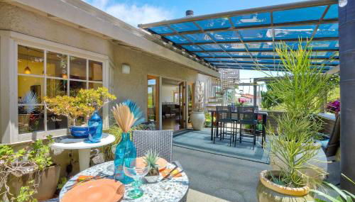 Serene Coastal Home Sleeps 8 - 1 Mile from Beach - Foto 2