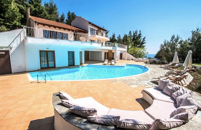 halu! Luxury Villa with Private Pool - Foto 1