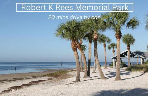 Luxury Home & Mins to Beach and Walk to Downtown - Foto 50