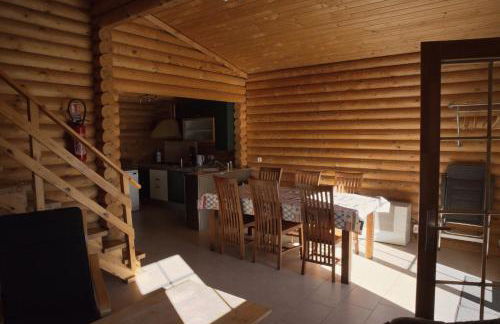 CHALET JACUZZI PRIVE, TERRASSE et VUE MONTAGNE DANS CAMPING 3 ETOILES - Foto 15