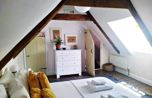 The Shire House - Photo 20