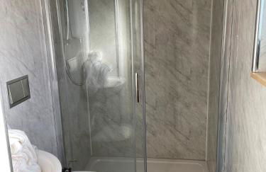 The Orchard Glamping pod - Photo 3