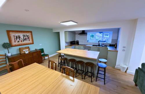 New 4 Bed House Sleeps up to 8 People - Foto 20