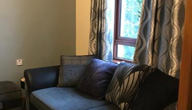 No 5 Newly refurbished 4 bedroom house - Foto 3