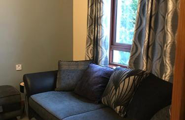 No 5 Newly refurbished 4 bedroom house - Foto 3