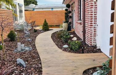 Zentrale Lage, kostenlos Parken, ideal für Pendler, Kinder und Haustiere willkommen!! - Photo 1