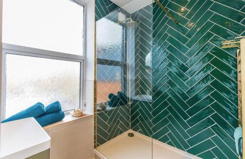 Spacious 2-Bed Flat with Panoramic Views - Foto 11